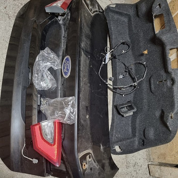 Ford Fusion Rear Tailgate Set