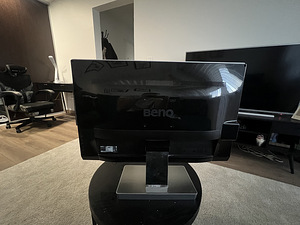 Monitor (2 foto / 2)