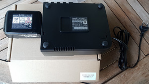 Новый в упаковке аккумулятор Makita 18V 5,0Ah и быстрое зарядное устройство DC18... (3 фото из 4)