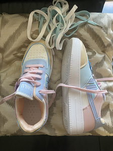 Кроссовки, размер 37 (1 фото из 3)