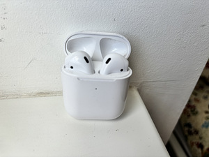 AirPods 2 (2 фото из 5)
