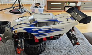 RC Truggy BSR Berserker (SNRC) 1:8 KIT (2 foto / 10)