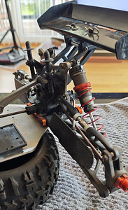RC Truggy BSR Berserker (SNRC) 1:8 KIT (5 foto / 10)