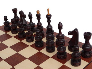 Шахматы Chess Debiut nr.145 из вишневого дерева (5 фото из 8)