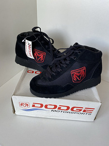 Mustad tossud-saapad Dodge Motorsports logoga 23,5 cm. (1 foto / 5)