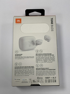 Беспроводные наушники JBL Tune Buds (6 фото из 6)
