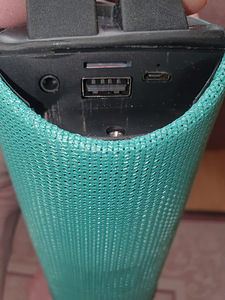 JBL (4 foto / 4)