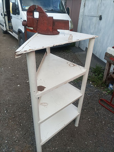 Metallist tugevdatud nurgalaud koos krusatangitega (2 foto / 3)