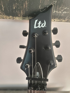 ESP LTD F-200 Black Satin Electric Guitar (2 foto / 9)