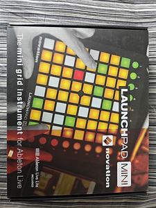 Novation Launchpad mini (5 фото из 5)
