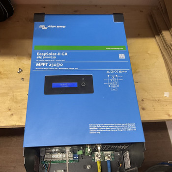Инвертор зарядное устройство Victron EasySolar-II 48/3000/35