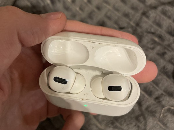 Наушники Airpods