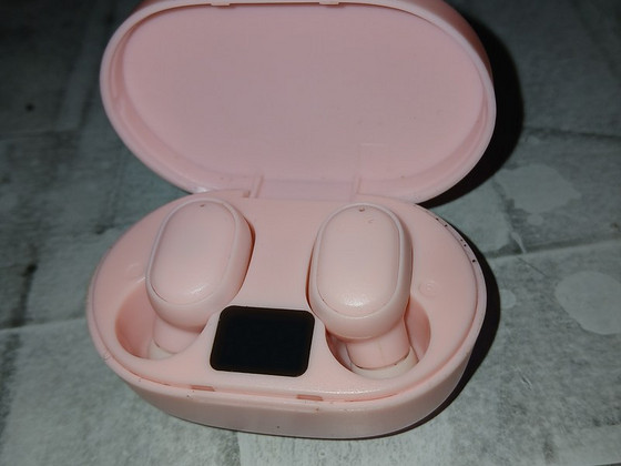 Bluetooth kõrvaklapid