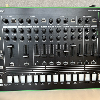 Roland TR-8 trummimasin
