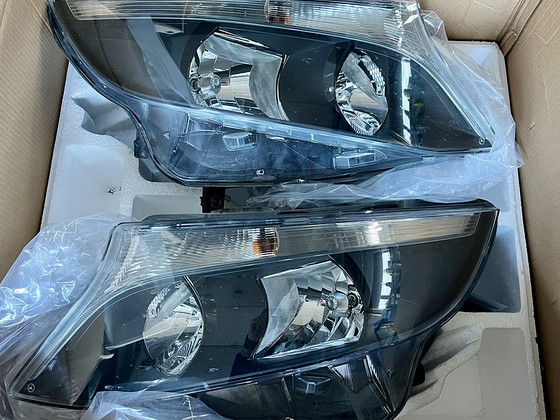 Оригинальные фары Mercedes-Benz Vito (W447)