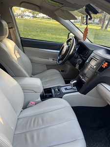 Auto ideaalses seisukorras, kõik detailid on korras... (8 foto / 10)