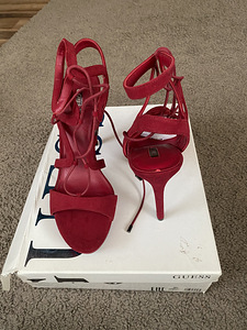 Новые туфли Guess размер 40 (3 фото из 4)