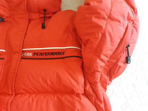 Очень тёплый пуховик "Peak Performance" М, S. (8 фото из 10)