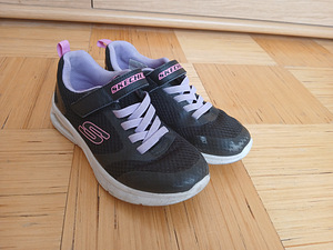 Кроссовки Skechers (1 фото из 2)