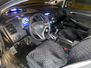 Продам авто (8 фото из 10)