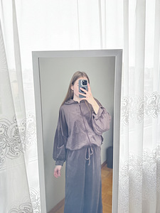 Женский костюм (2 фото из 10)