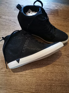 Kingad Guess suurus 40 /41 (1 foto / 2)