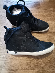 Kingad Guess suurus 40 /41 (2 foto / 2)