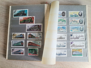 Альбом с марками (3 фото из 7)