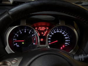 Nissan Juke 2013 1.6 86kW (9 фото из 11)