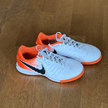 Jalgpallijalatsid Nike, suurus 37,5