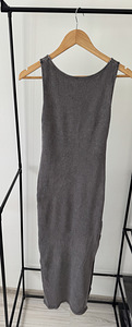 Kleid avatud seljaga, suurus S (1 foto / 3)