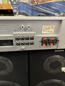 Philips, Sony (2 фото из 3)