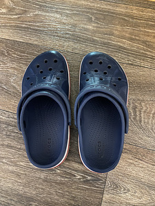 Crocs (1 foto / 2)