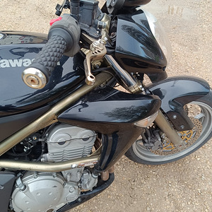 Kawasaki ER-6N 650cc 53kw 2005a varuosad (4 foto / 9)