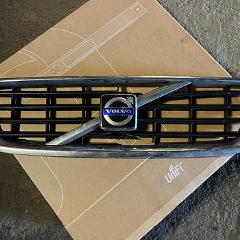 Решетка радиатора Volvo S40/V50