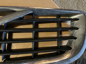 Решетка радиатора Volvo S40/V50 (4 фото из 8)