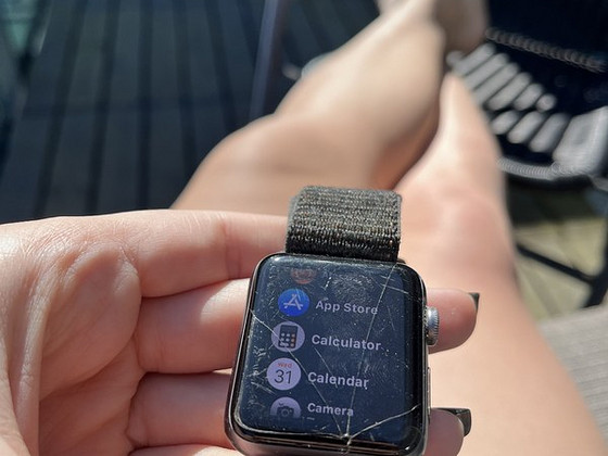 Apple watch 3 series + laadija