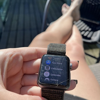Apple watch 3 series + laadija
