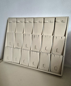 Tablett sõrmuste/kõrvarõngaste jaoks. 31×24 cm. Beež. (2 foto / 4)