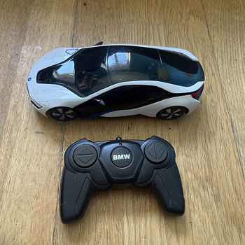 Raadio teel juhitav auto