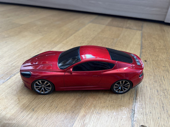 Mänguauto, mis suudab jutustada heli.