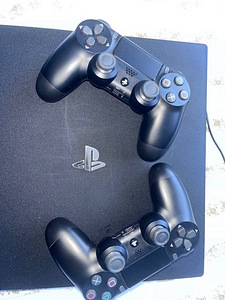 Playstation 4 PS4 (2 фото из 6)