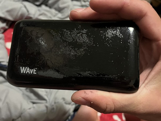 Продам повер банк wave