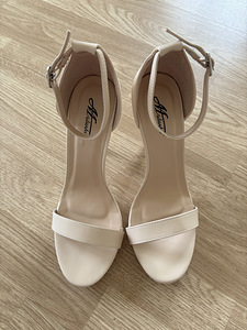 Туфли р.39 (3 фото из 4)