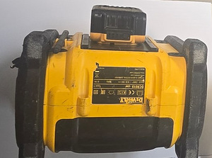 Akuraadio DeWalt DCR019-QW + Aku 6,0Ah 20V (5 foto / 8)
