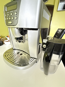 Delonghi Magnifica Pronto Cappuccino (2 фото из 4)