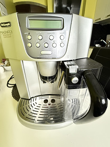 Delonghi Magnifica Pronto Cappuccino (3 фото из 4)