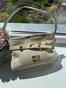 Miu Miu сумочки (4 фото из 4)