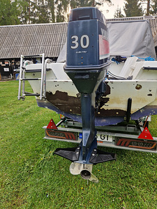 Yamaha 40HP (3 фото из 9)