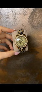 Часы Guess (2 фото из 2)